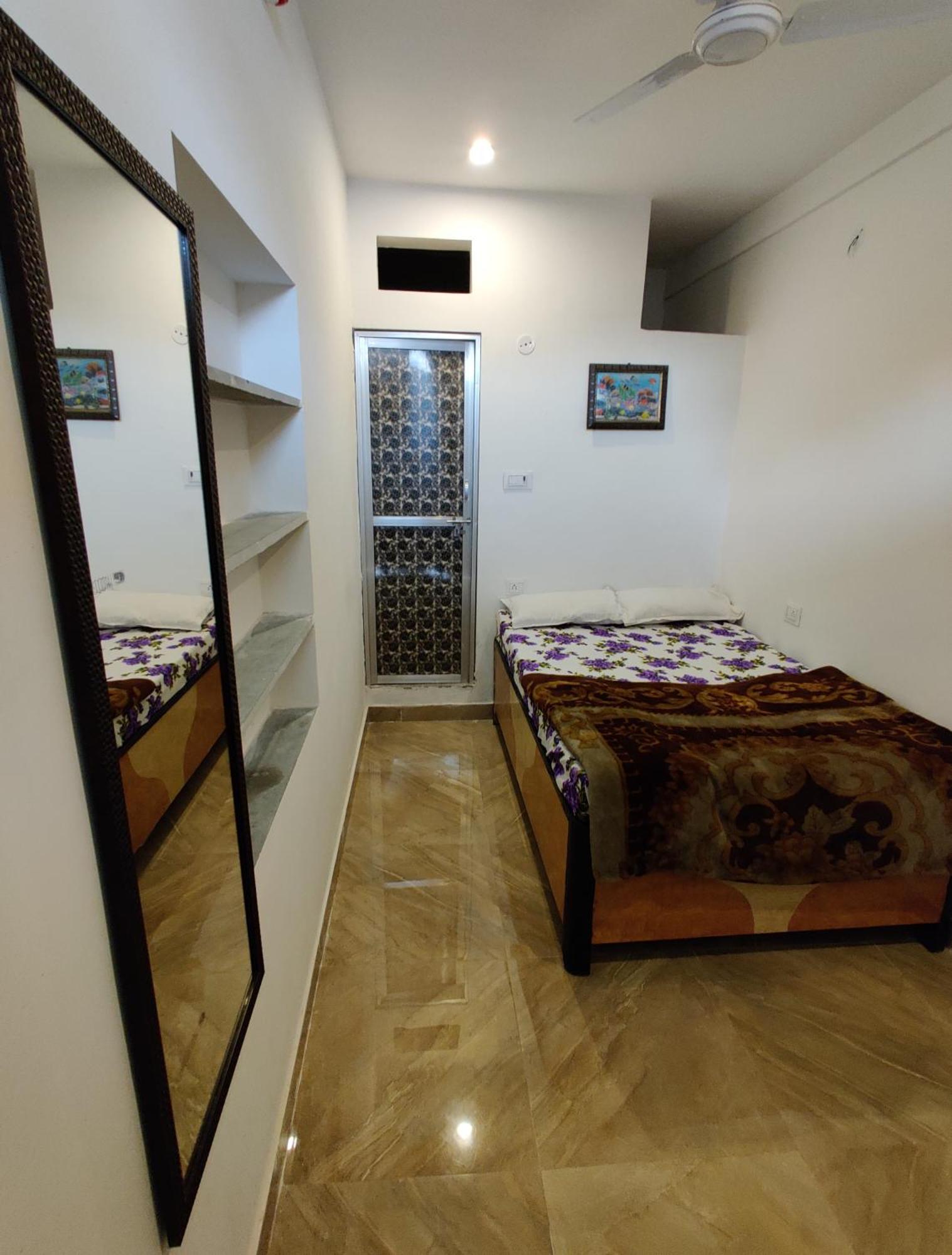 Varah Square Guest House Pushkar Ruang foto